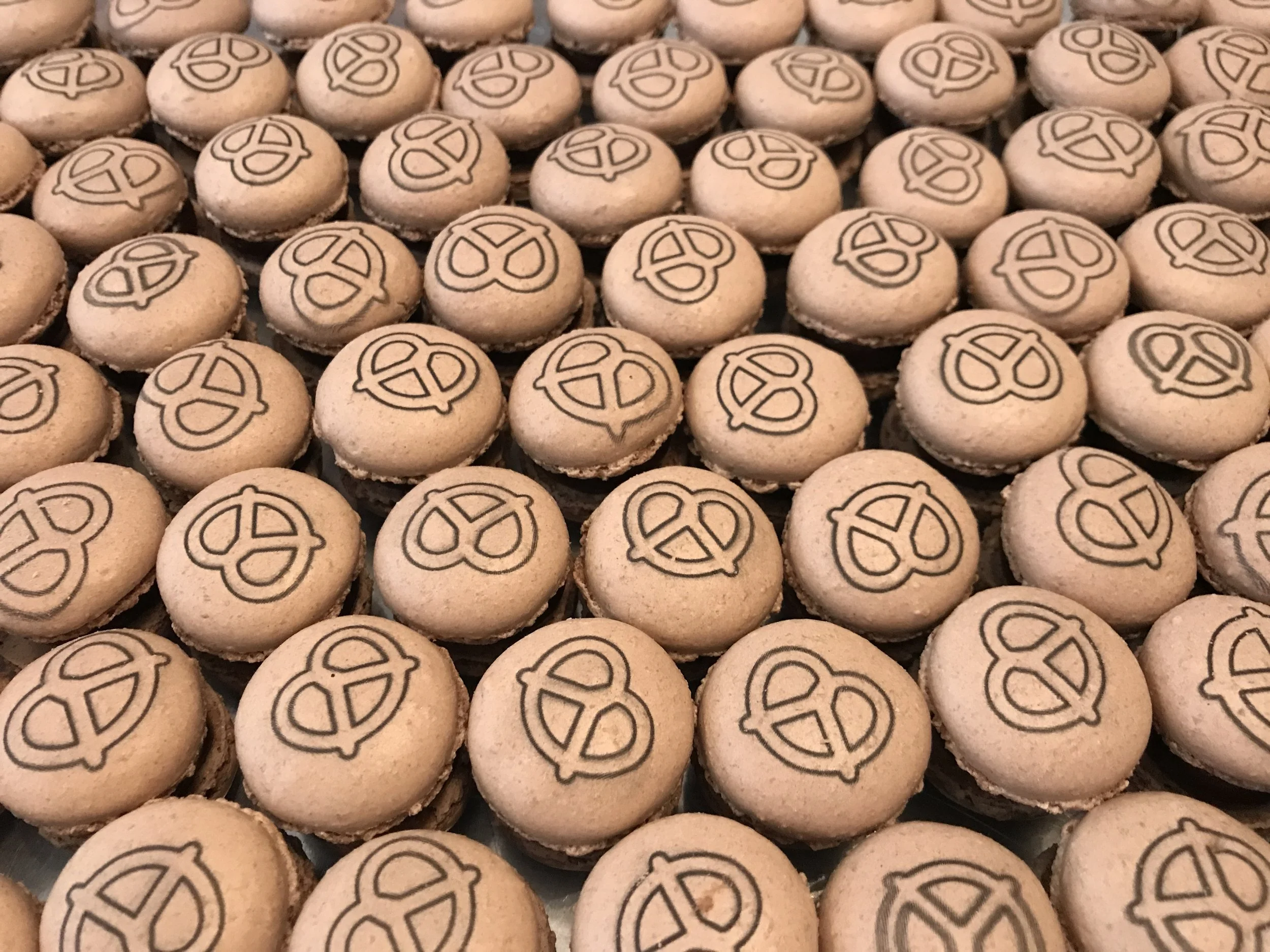 Makrönchen mit Logodruck