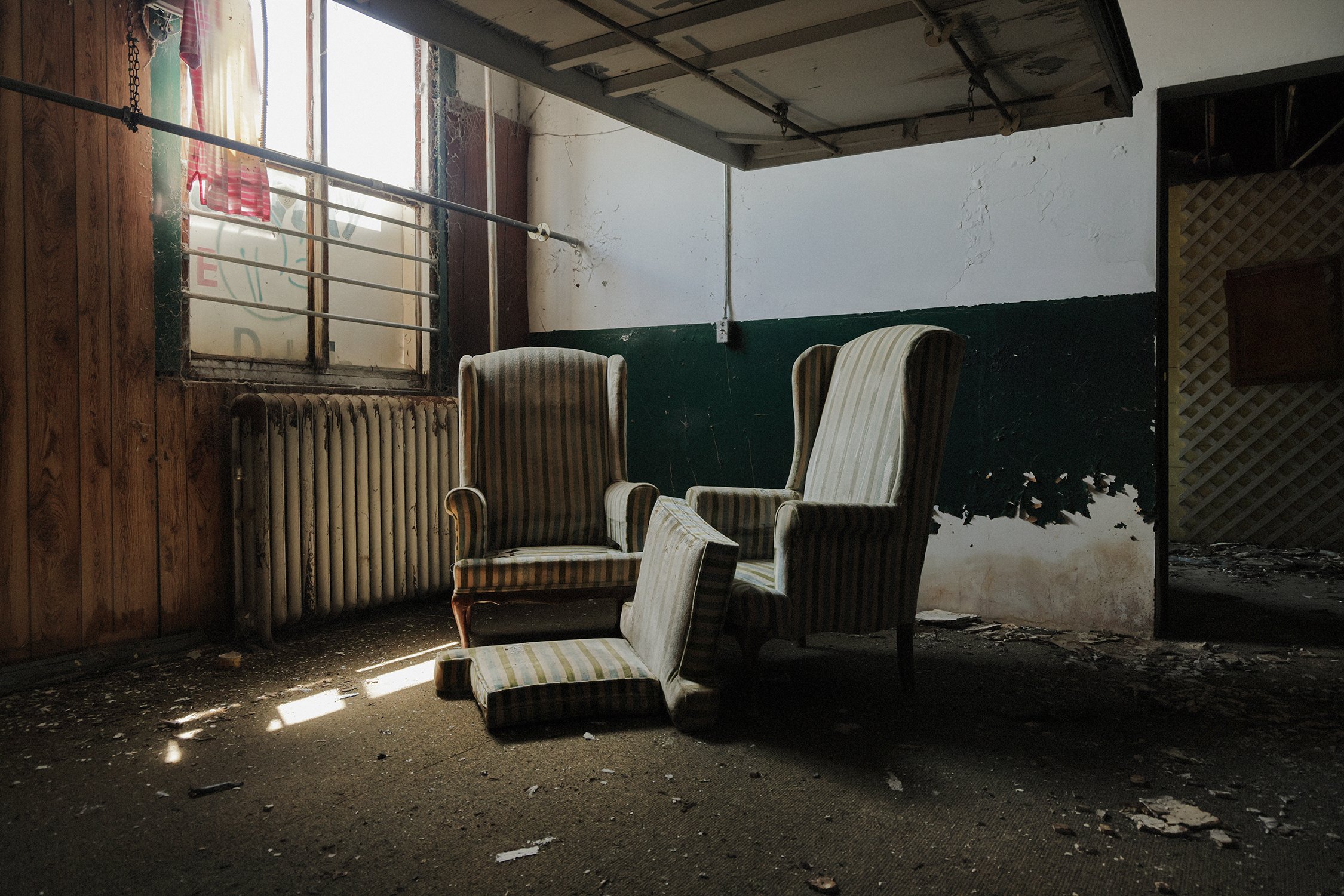 Wing Chairs AV4A2520 SS.jpg