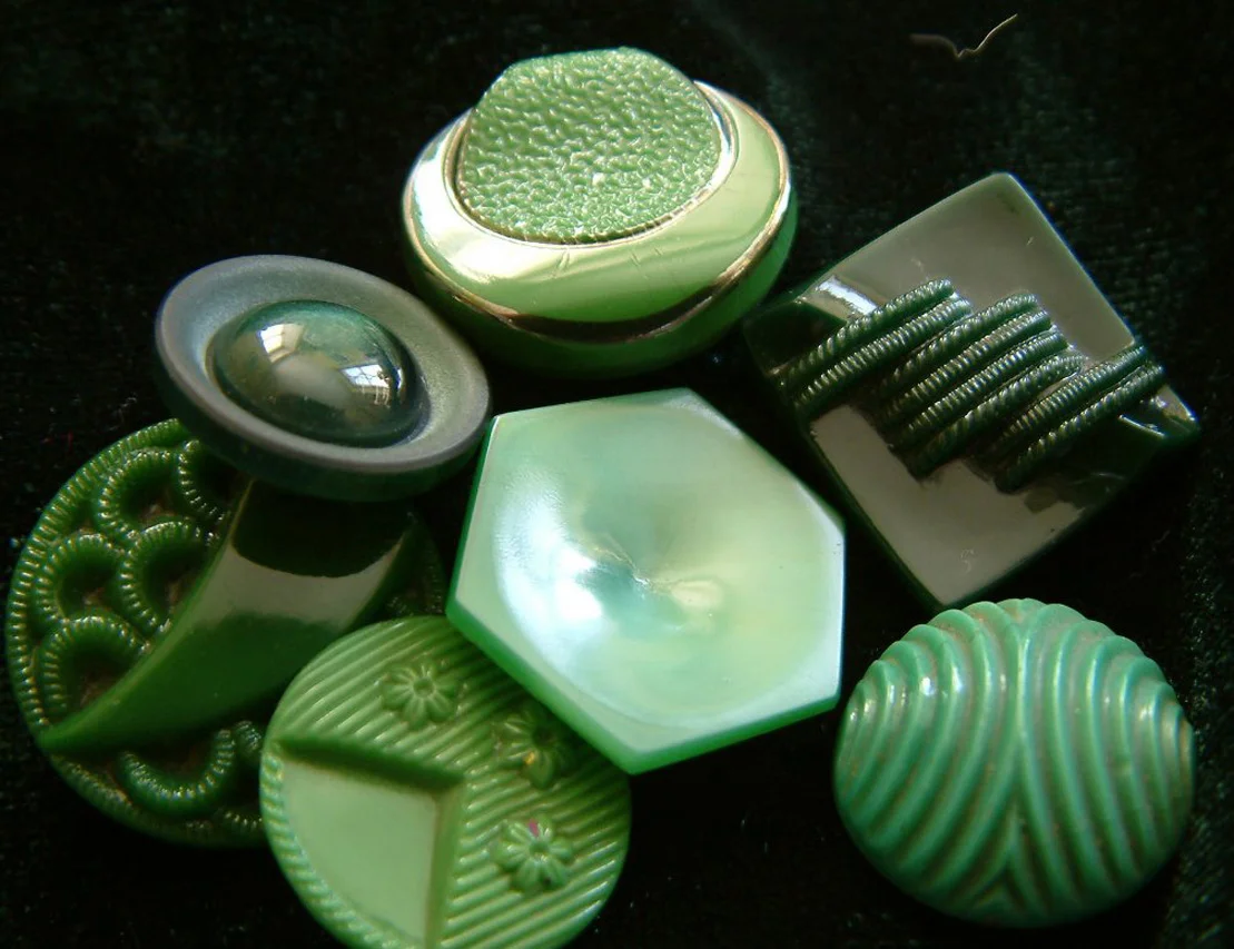 I love buttons & the colour green so how perfect is this little collection?