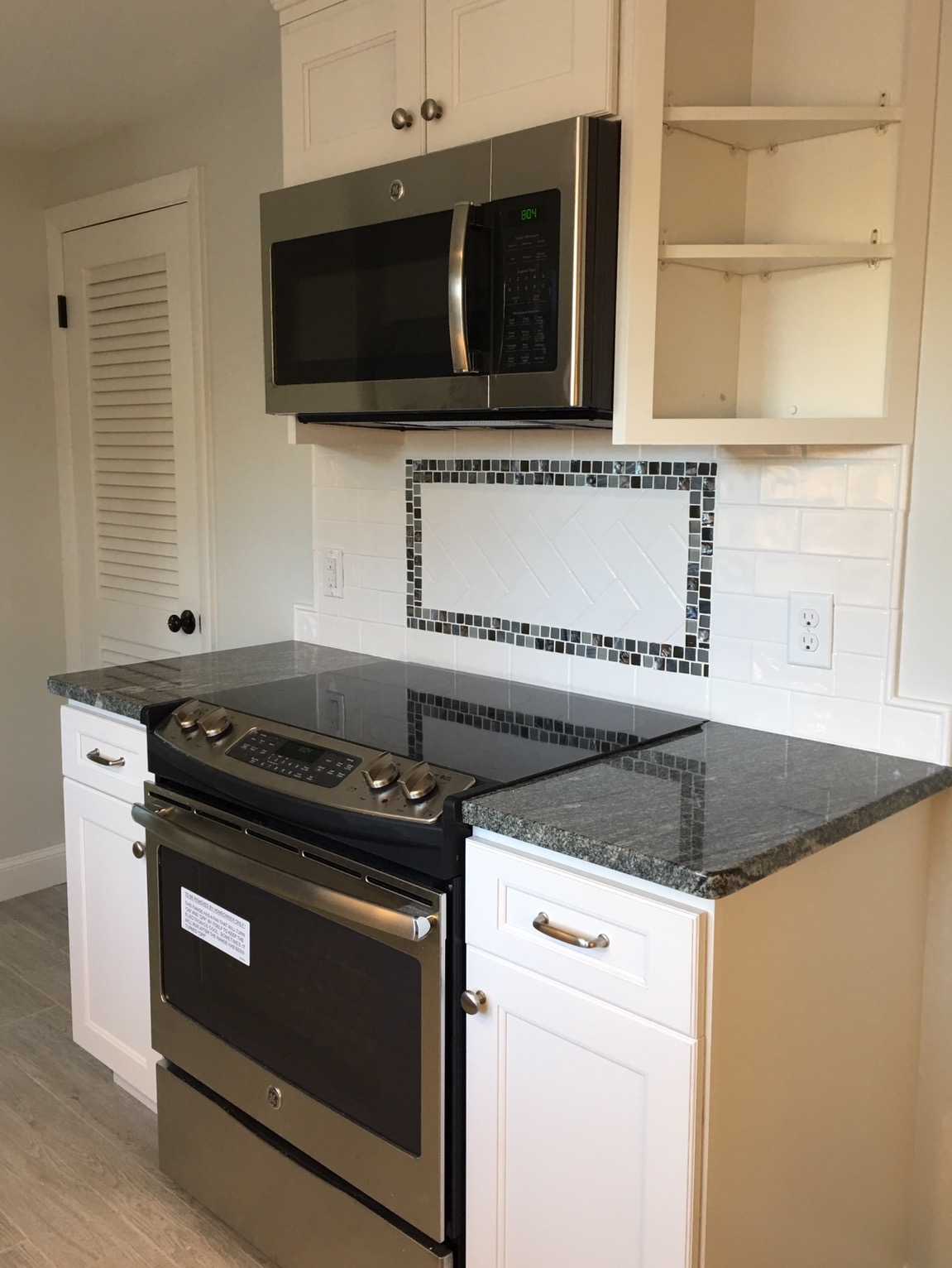 tile_work_simple_kitc_3647.jpg