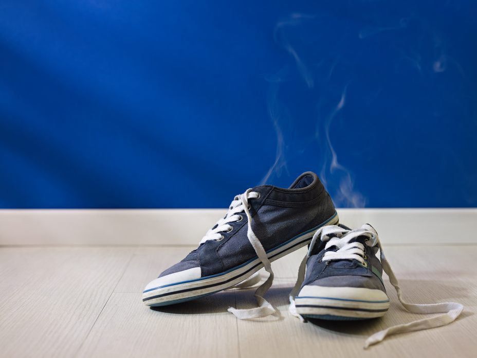 011660140-stinking-worn-out-shoes-left-o.jpeg