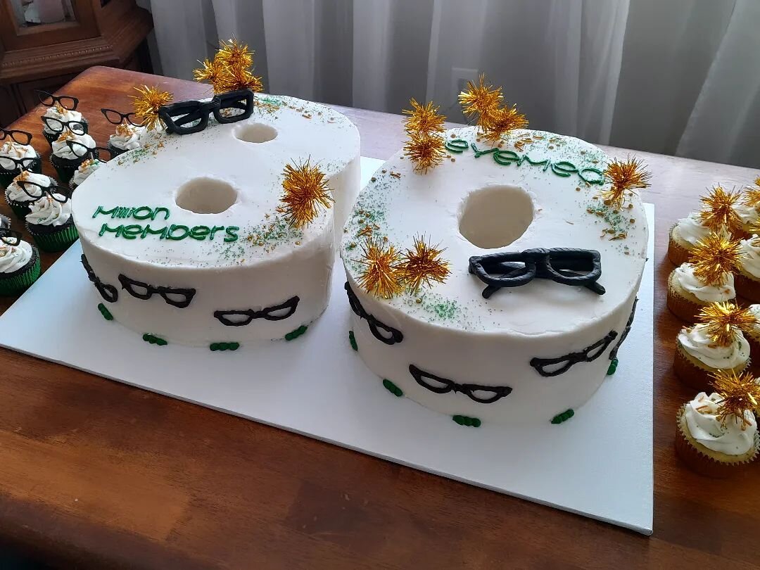 Seeing this custom cake order thru frosting-covered-glasses.🤓 Enjoy Eyemed! #chocolatecake #vanillacake #7dozencupcakes #customcake #glasses #youcaneattheglassestoo