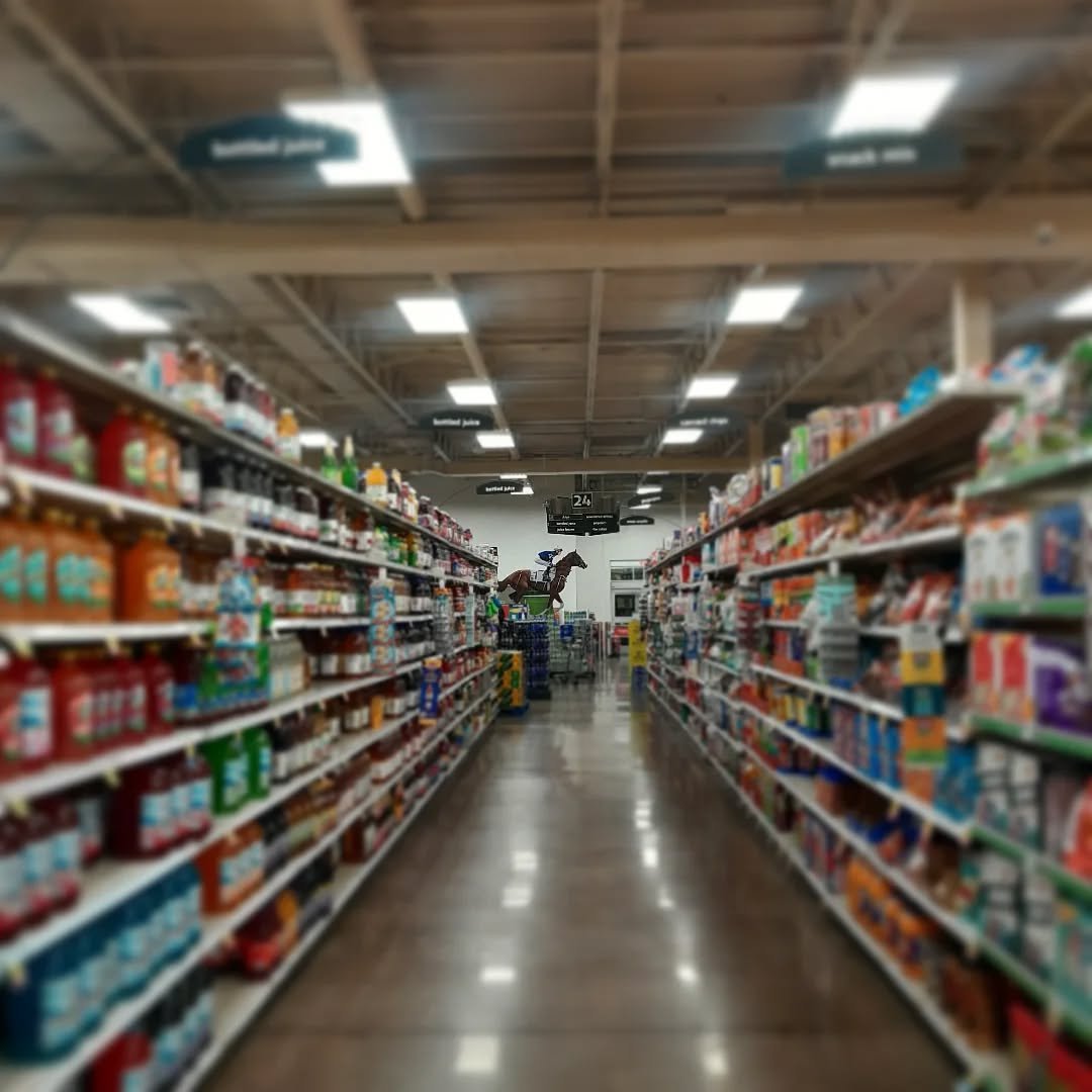 Derby Season is so neat here in Louisville! I never know what unique thing I'll bump into downtown, or even the fun surprises at the grocery! #derbyseason #kyderby #louisvilleky @krogerco