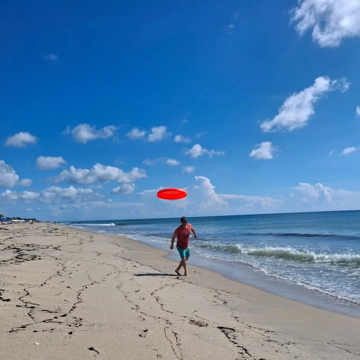 A quick Florida trip, but well worth it! We had so much fun at Delray Beach and would 100% go back! 
...
Highlight was me making friends with the maintenance workers who were cutting down - and throwing away - coconuts. They happily offered to get me