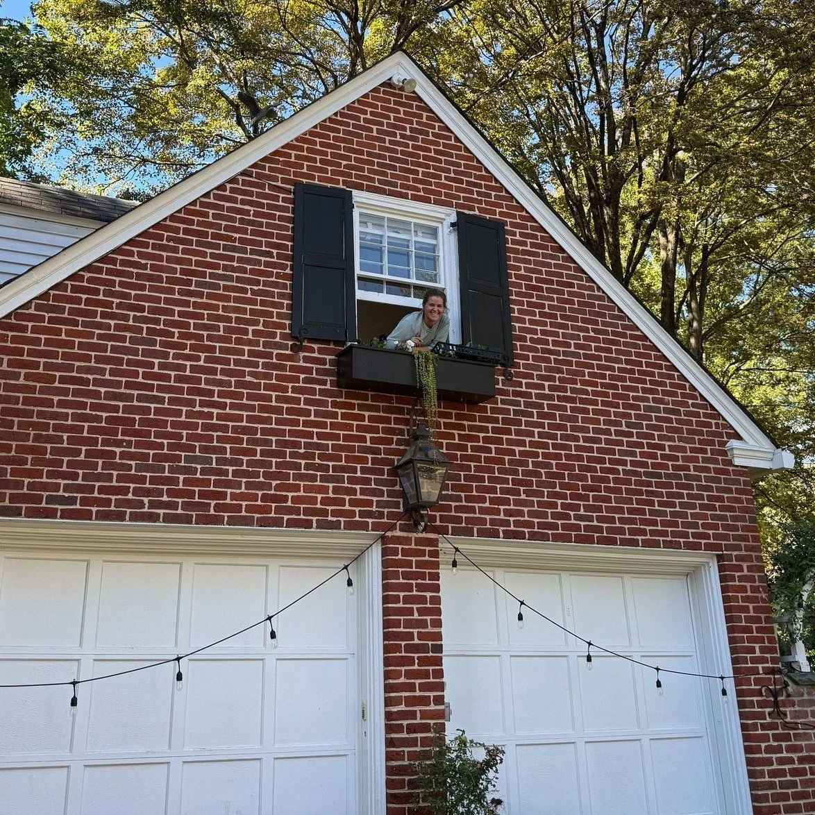 Samantha is serving serious Rapunzel vibes&mdash;minus the tower and with tresses of creeping Jenny!