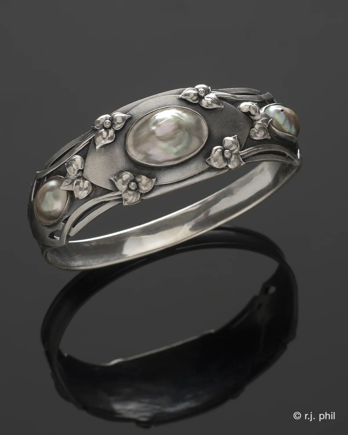 The American Arts & Crafts Movement