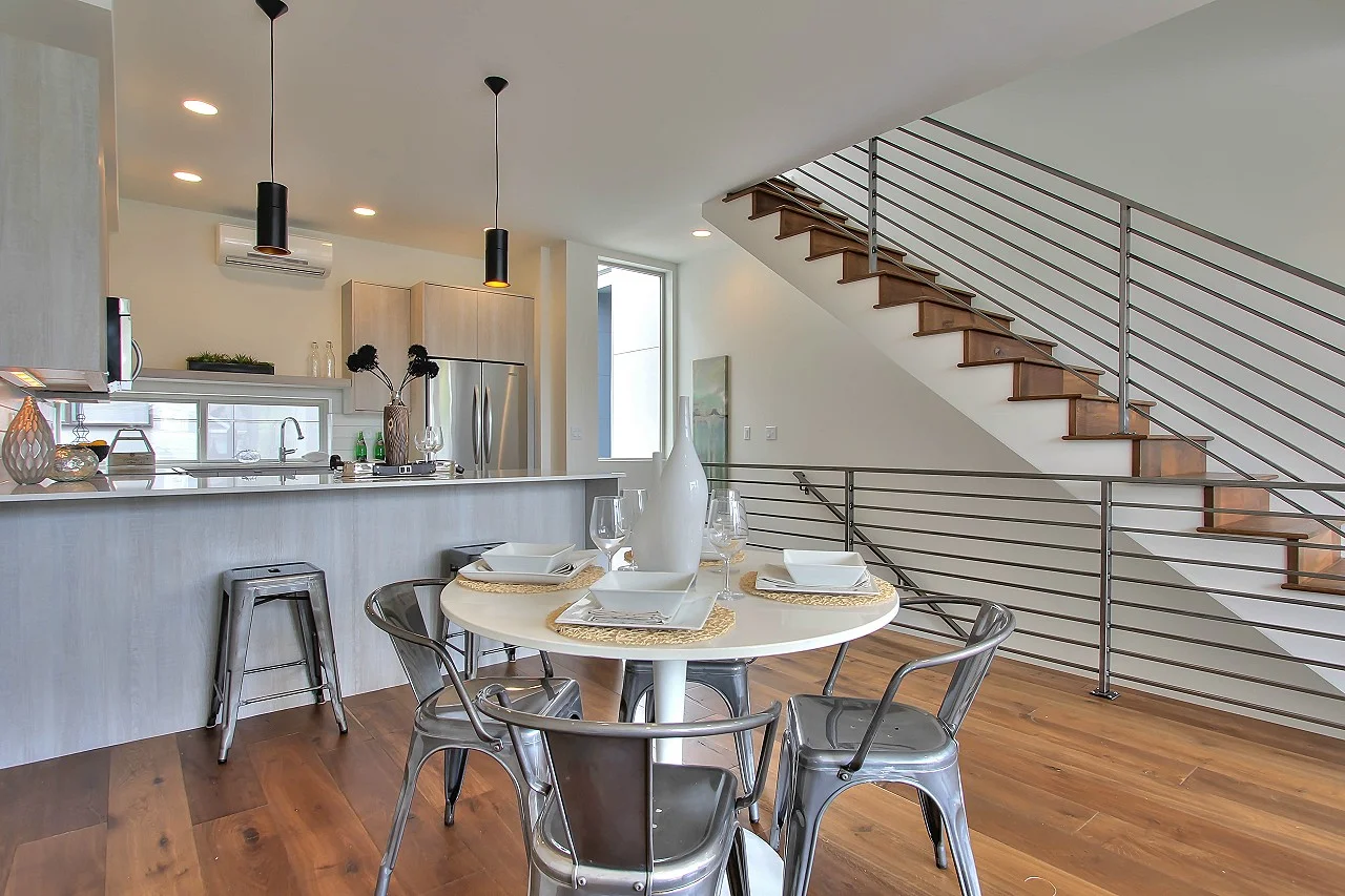 Dining Room 02.jpg