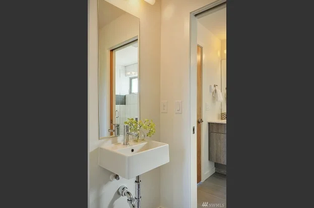 12. Bathroom.jpg