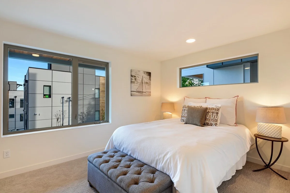 12_416WFultonSt_153_2ndBedroom_NWMLS_1200x800.jpg
