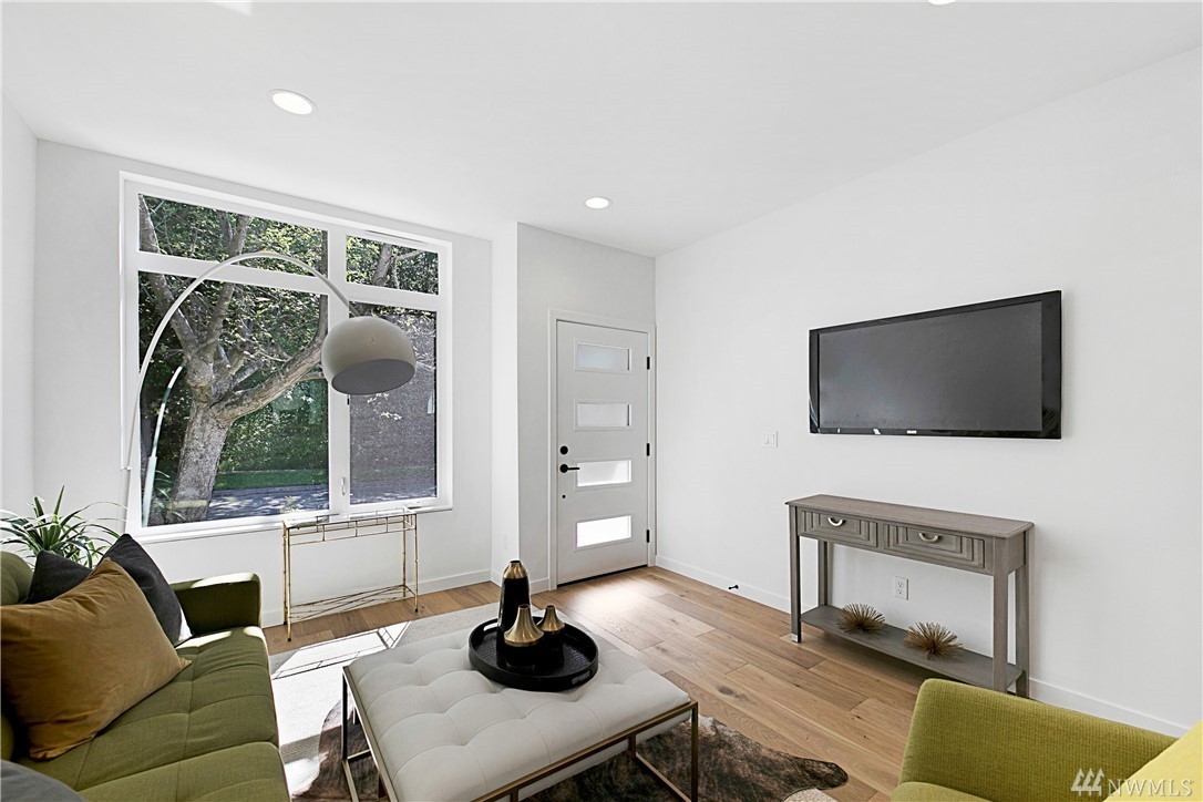 Living Room.jpg