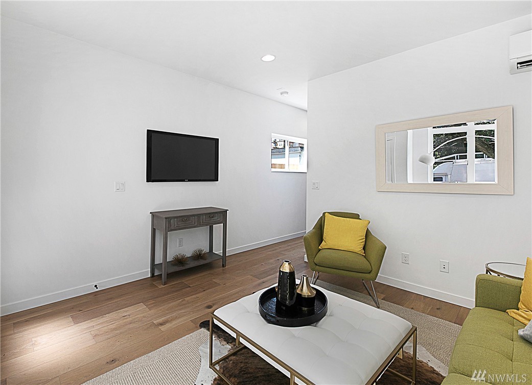 Living Room4.jpg
