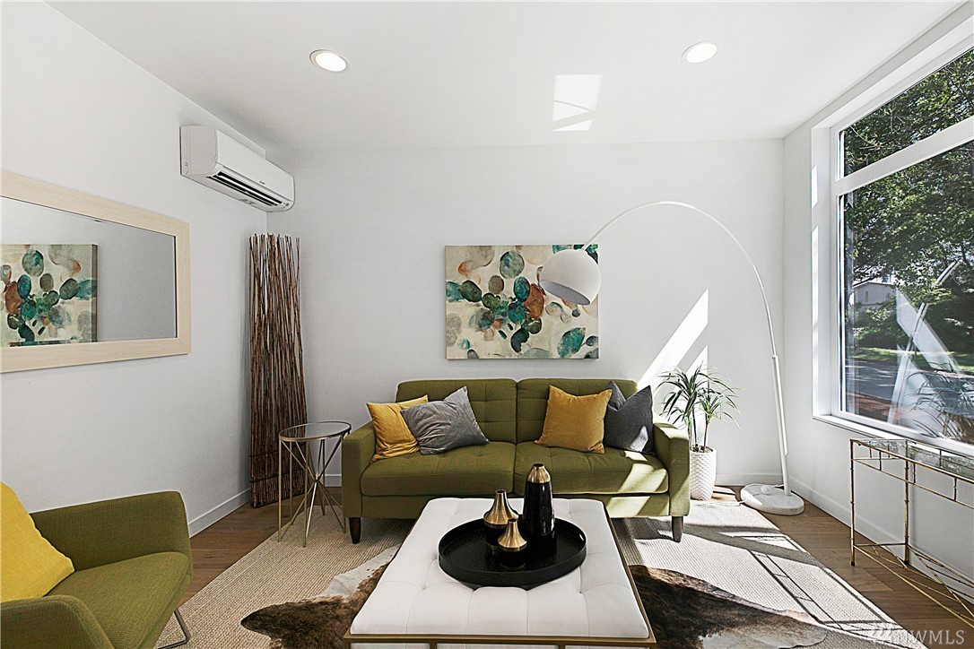 Living Room3.jpg