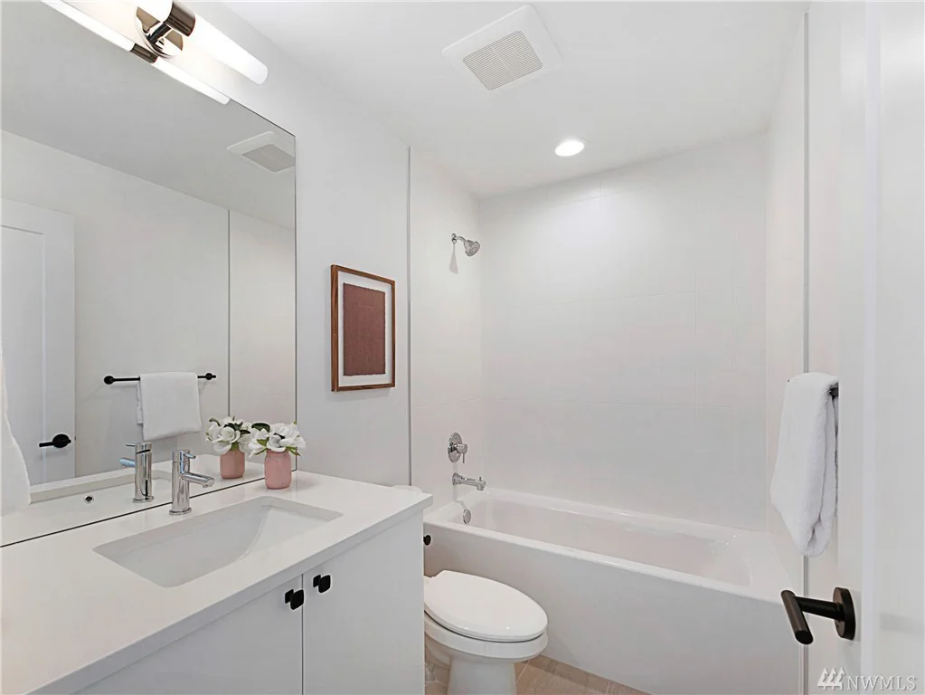 Bathroom1.jpg