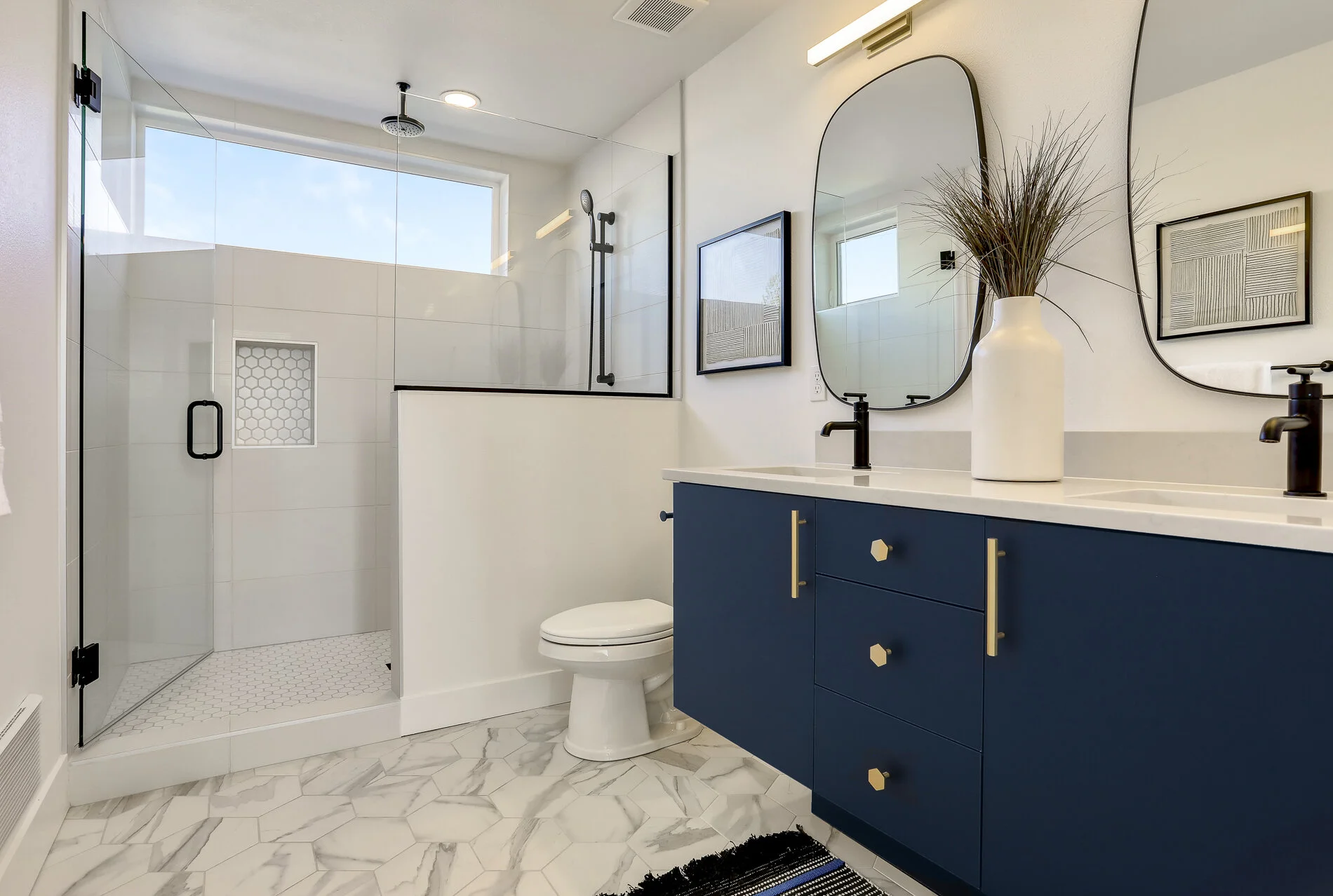 Primary Bath 01.JPG