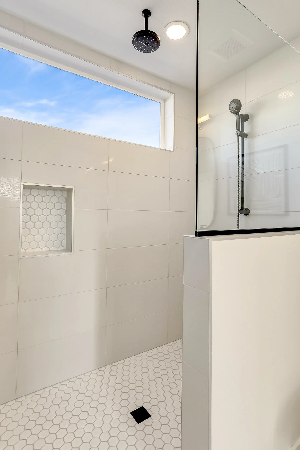 Primary Bath 03.JPG