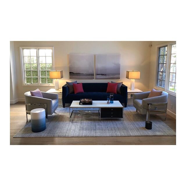 Sharing with you today this modern living room with bold and playful colors just like the client wanted. It&rsquo;s warm, happy, and serene! Up next in this house will be a dining room refresh, a new master bedroom, and drapery! Stay tuned!
🤍
Commen