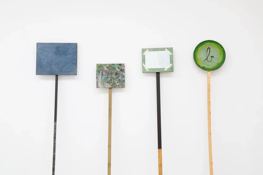  Luca Bertolo,  Signs , 2019, olio e acrilico su legno, dimensioni variabili 