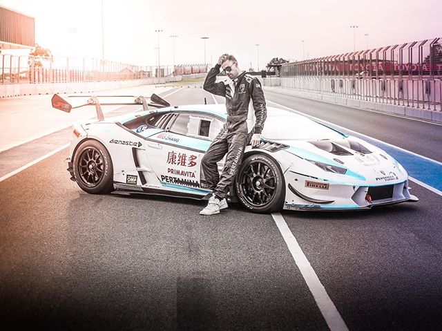 Head of design and founder @10denzy trying out our new lambo. We couldn't be more happy to collaborate with team JR Racing and driver Dasheng Zhang👊🏼
📷@erikbiedron