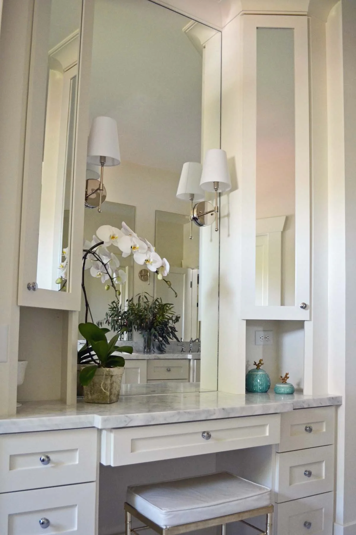 Custom built-in makeup vanity in Denver primary bathroom remodel