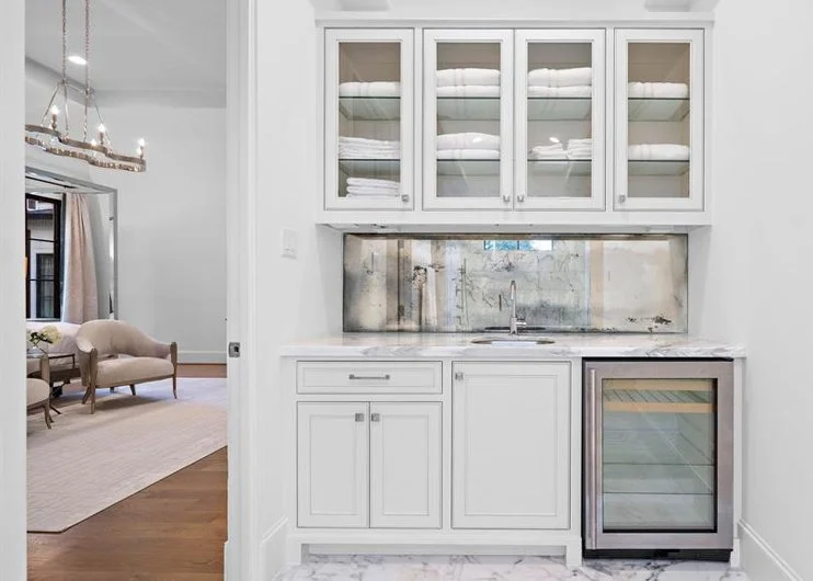 Luxury primary suite design with built-in breakfast bar Centennial Colorado