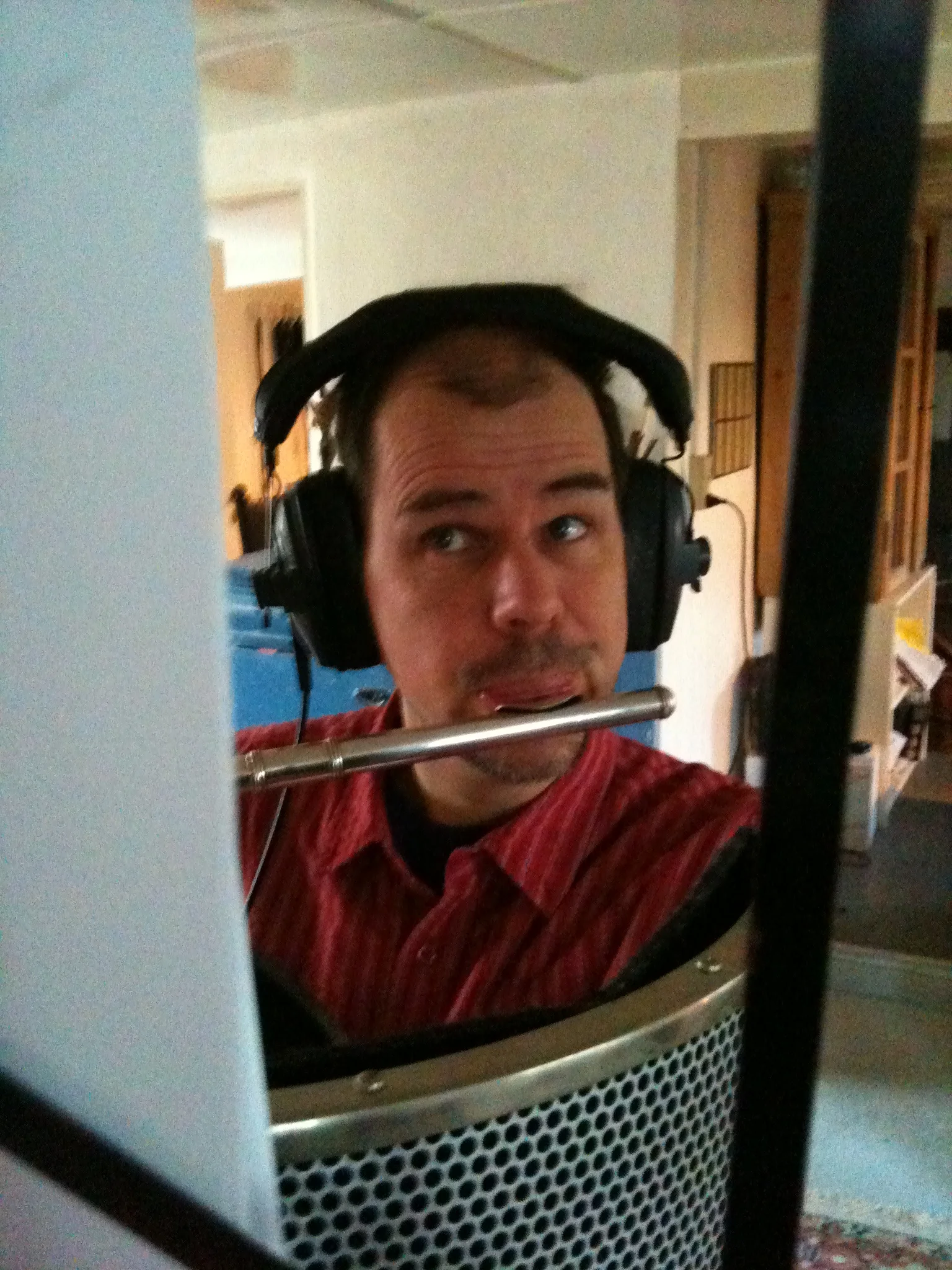 I Søren Frieboes studie. "Jeg' en træt lille bi"