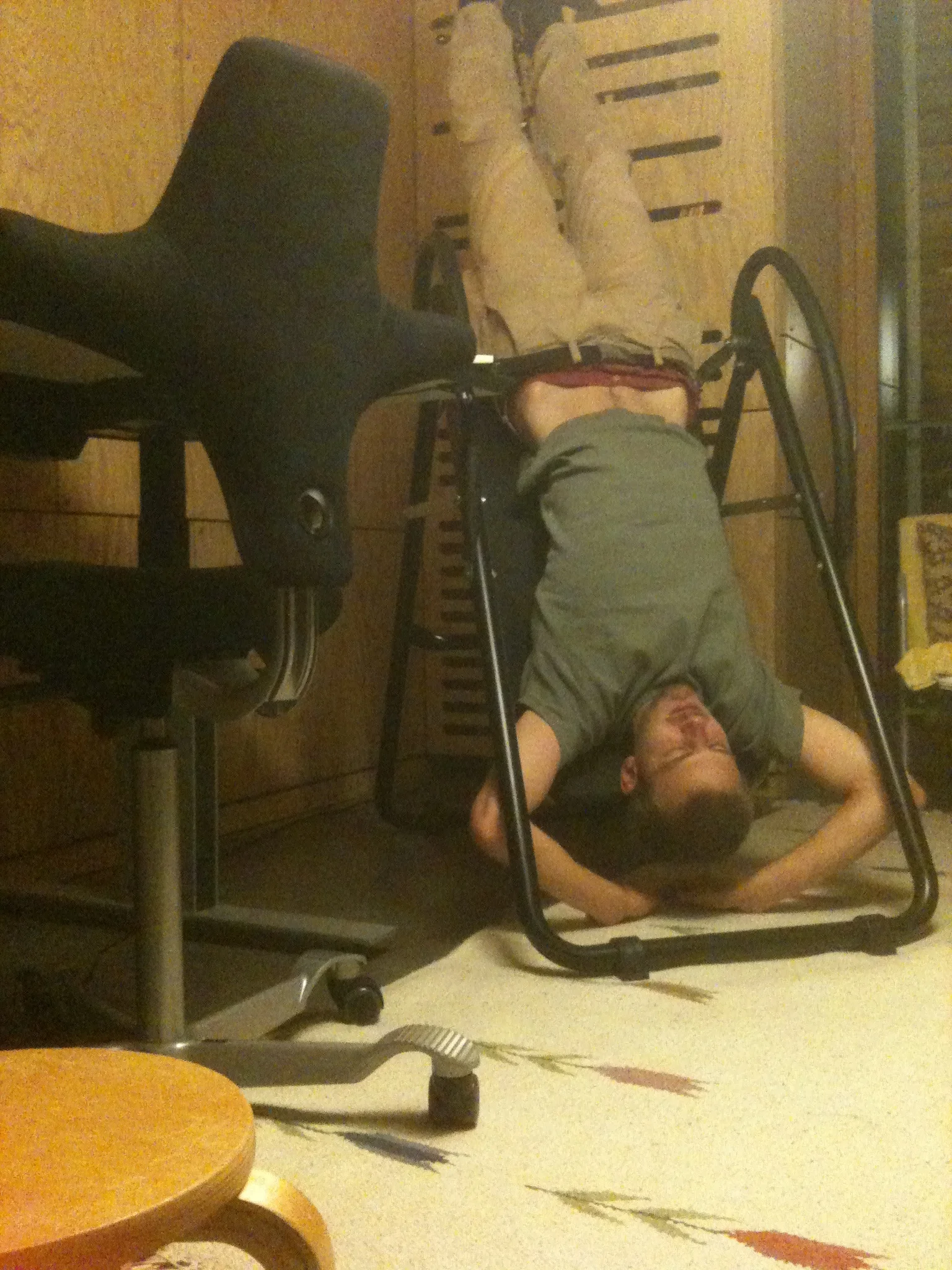 Lauge øver sig på at bo LANGT væk fra Danmark