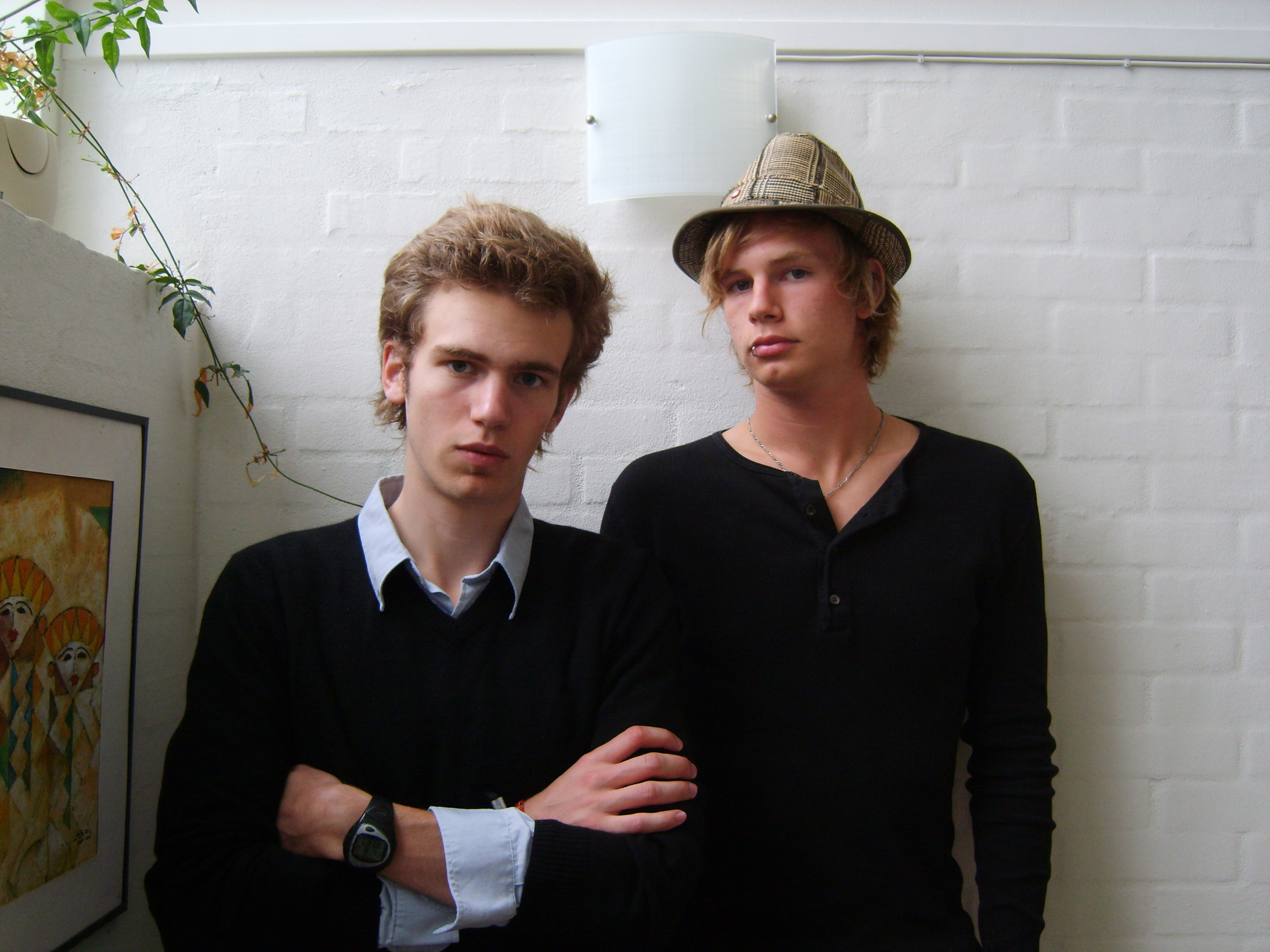 Lauge og Peter, mens fotografen gør sig parat, ca 2009