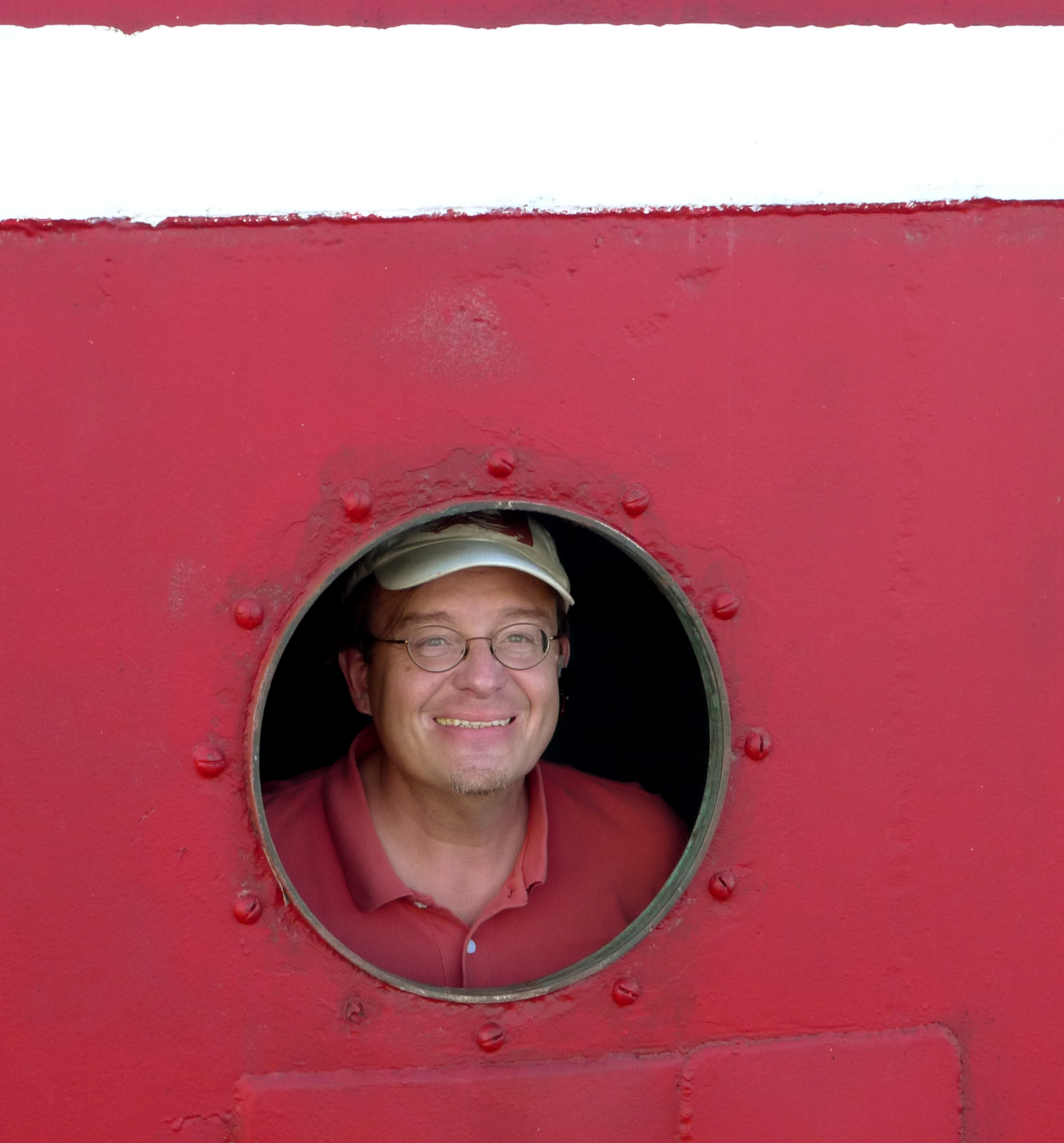 L1110750 Dan Goncharoff in porthole retch crop.jpg