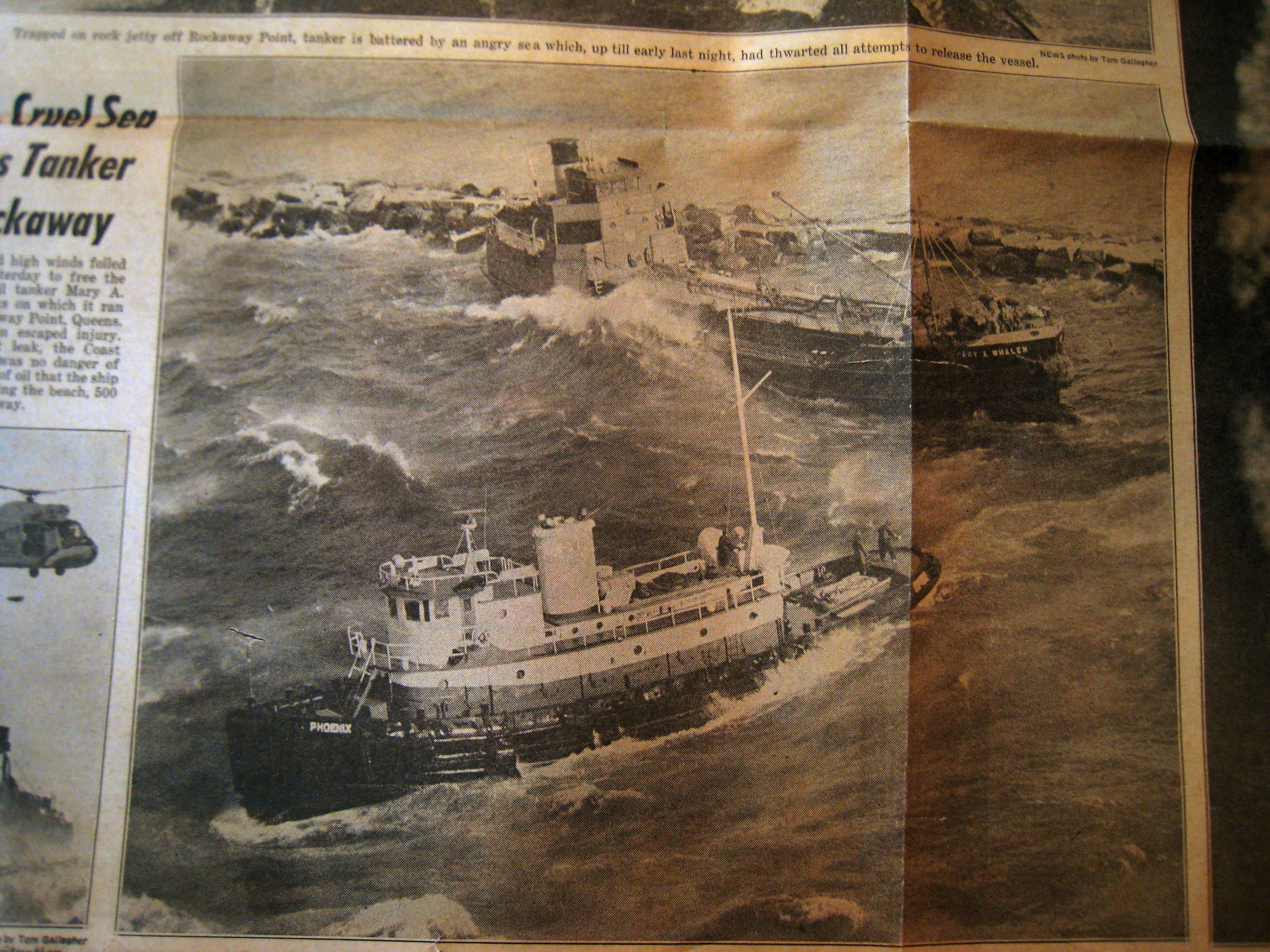 681215 Daily News aerial Whalen aground Rockaways.jpg