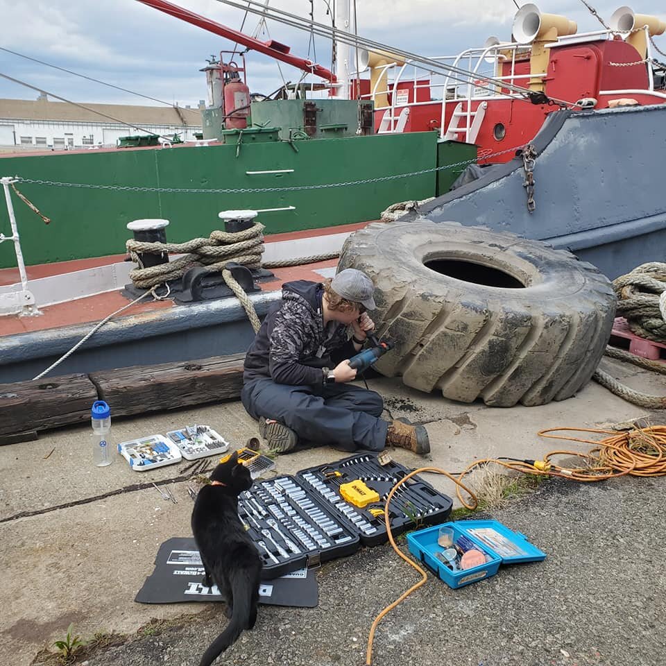 Avery Steib drills big tire w-Chiclet.jpg