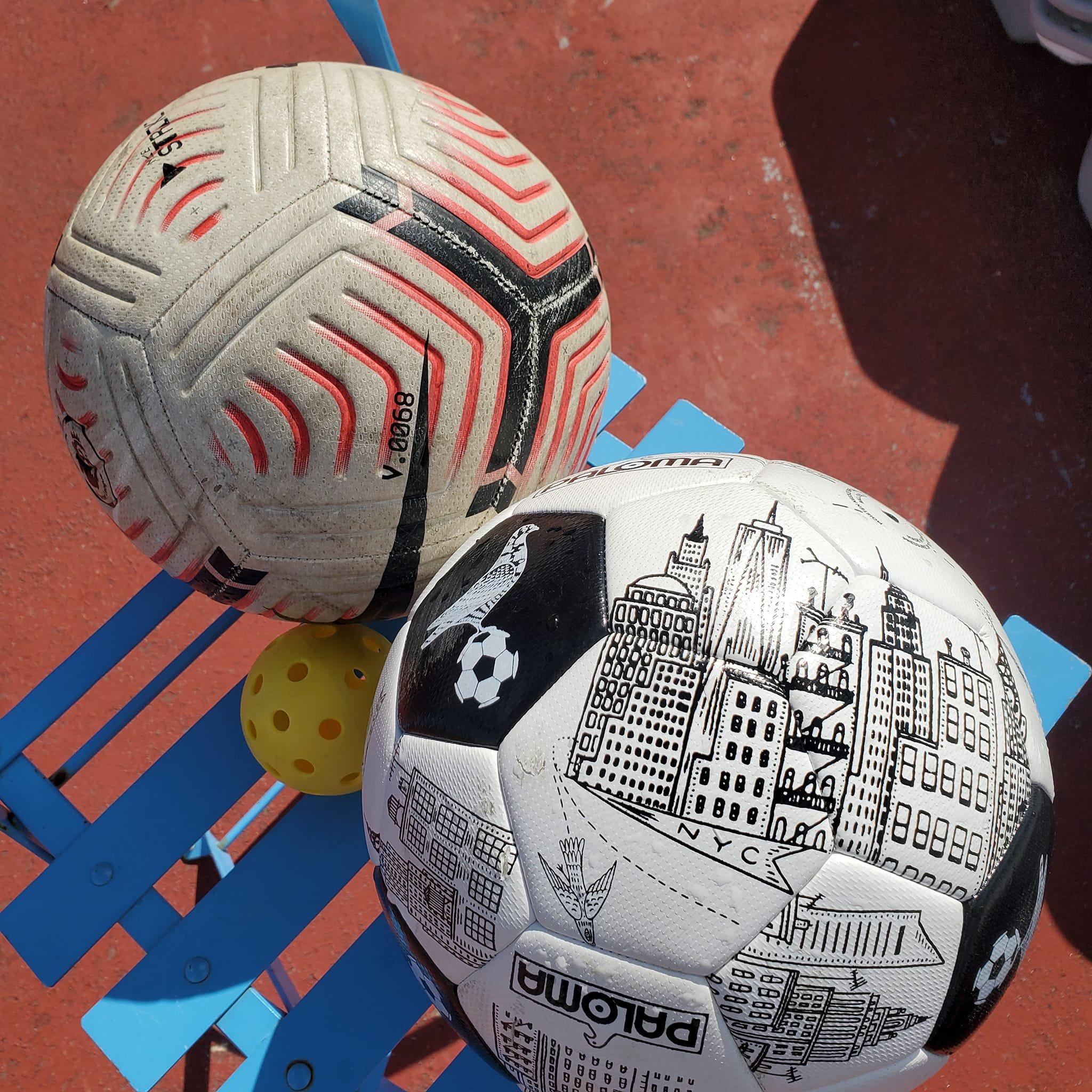 Harbor balls! Free! On deck of the #MaryWhalen during #TankerTime.

The Paloma BW soccer ball looks inspired by Duke Riley. Duke, did you design a soccer ball?

#RedHook #Brooklyn #NYC