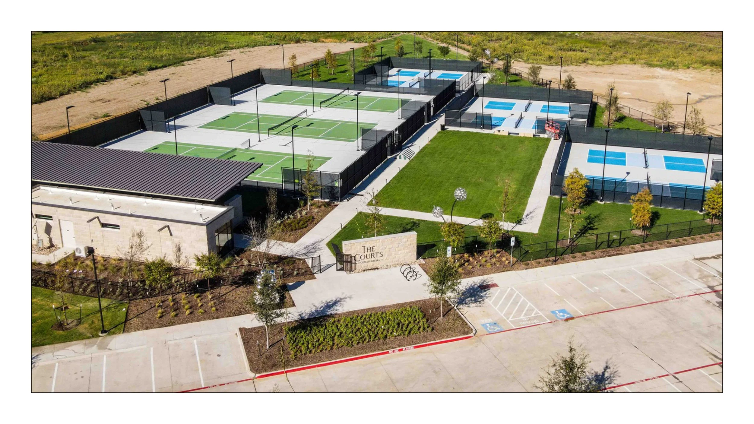 The Courts Port3.jpg