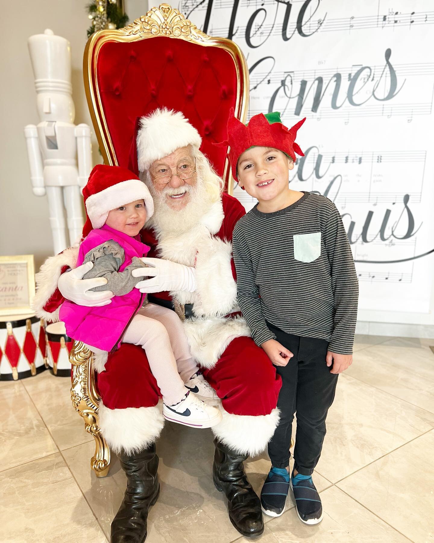 🎄🎅 parker&rsquo;s first time meeting santa and cohen&rsquo;s first time actually liking him in person! 😊🥰🎄