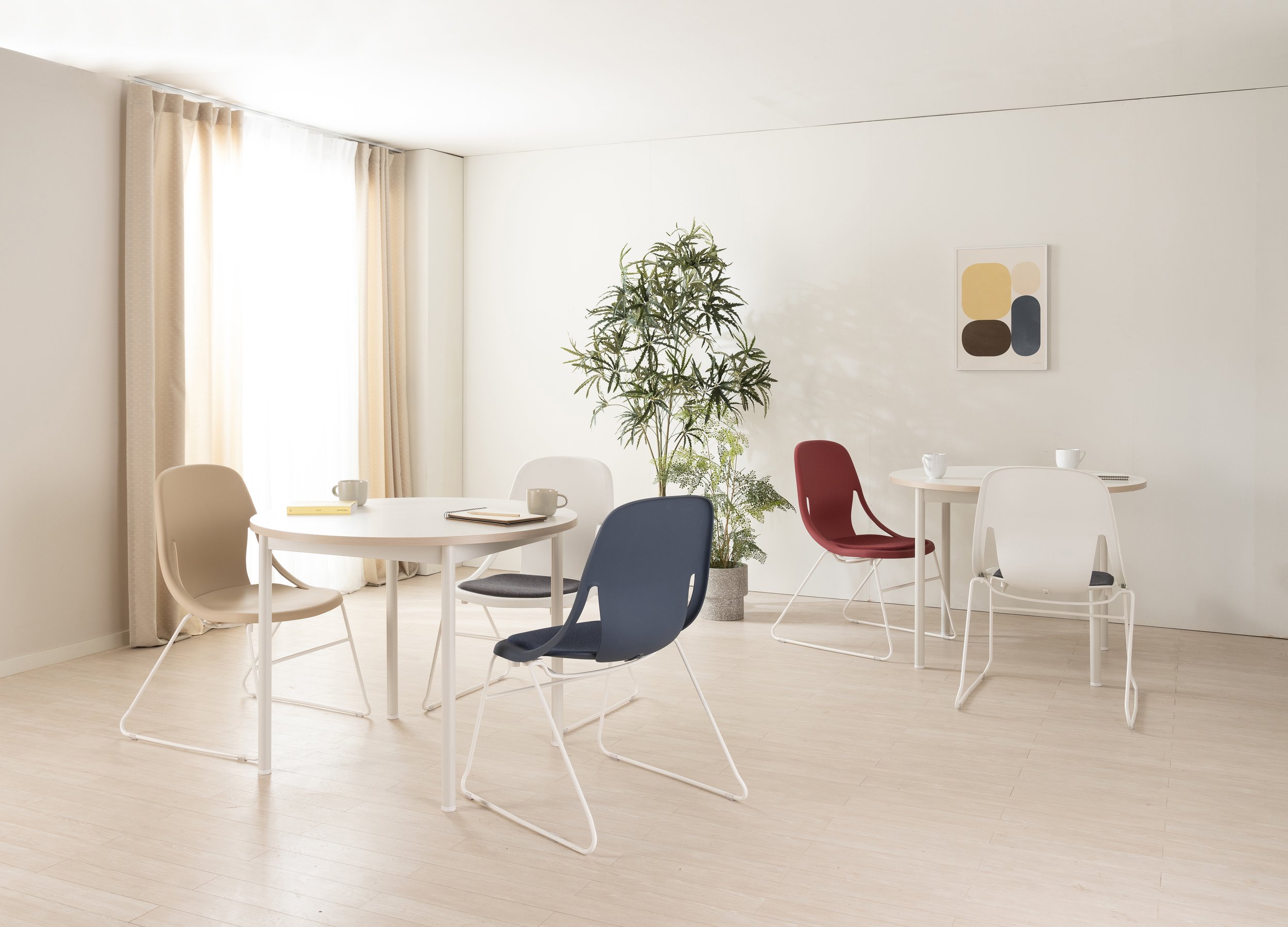 20220328livartchairs2day2150 복사1.jpg
