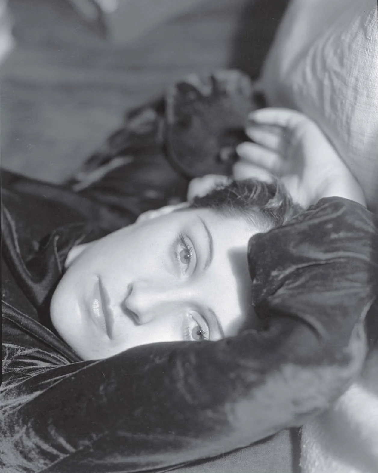 Portrait of Dora Maar by Man Ray 1936 &bull;
&bull;
&bull;
#costumeinspiration #fashioninspiration #styleinspiration #designinspiration #creativeinspiration #1930sinspiration #vintageinspiration #vintage #vintagefashion #1930sfashion