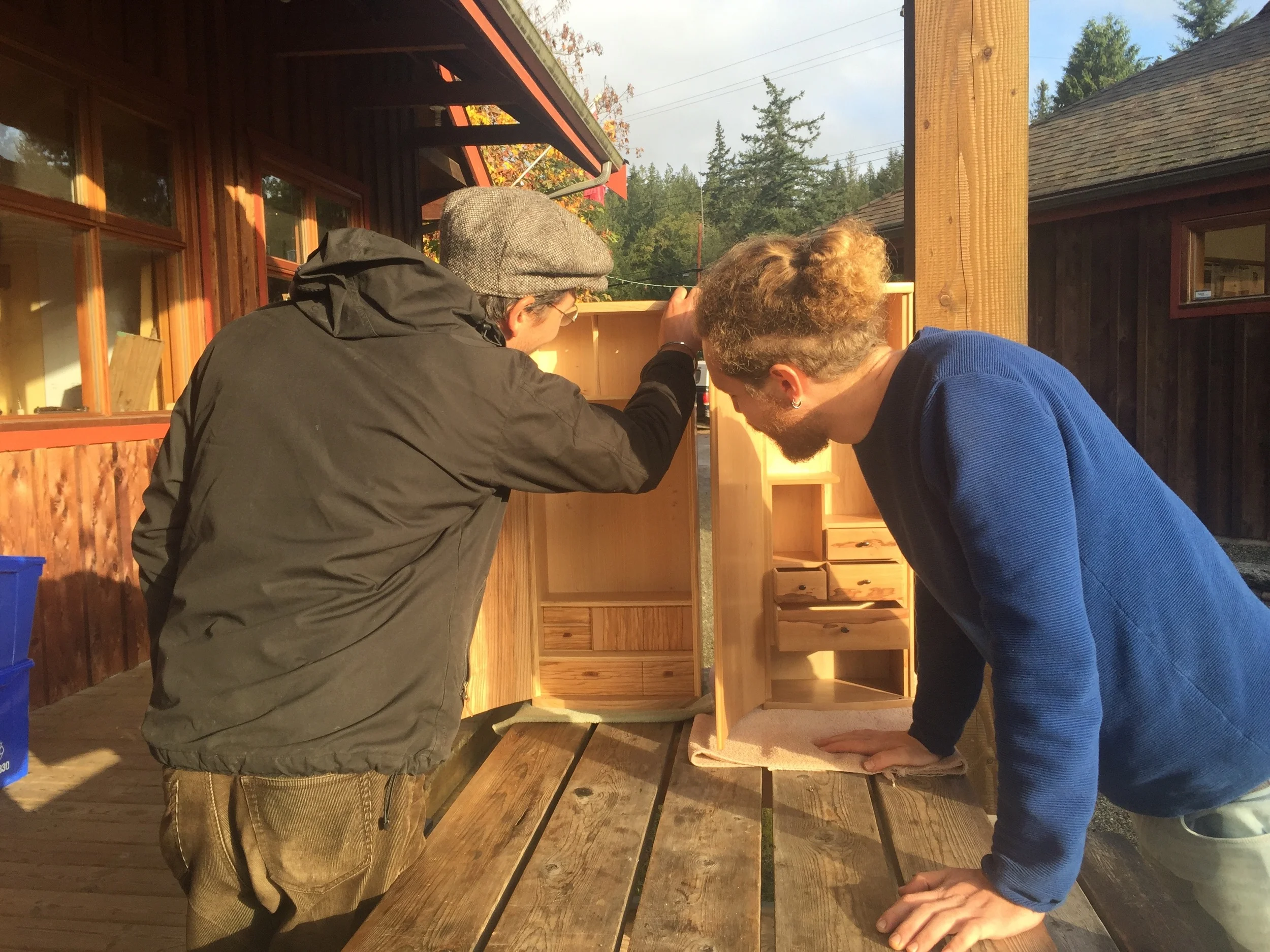  Raf and Andi check out each others' work 