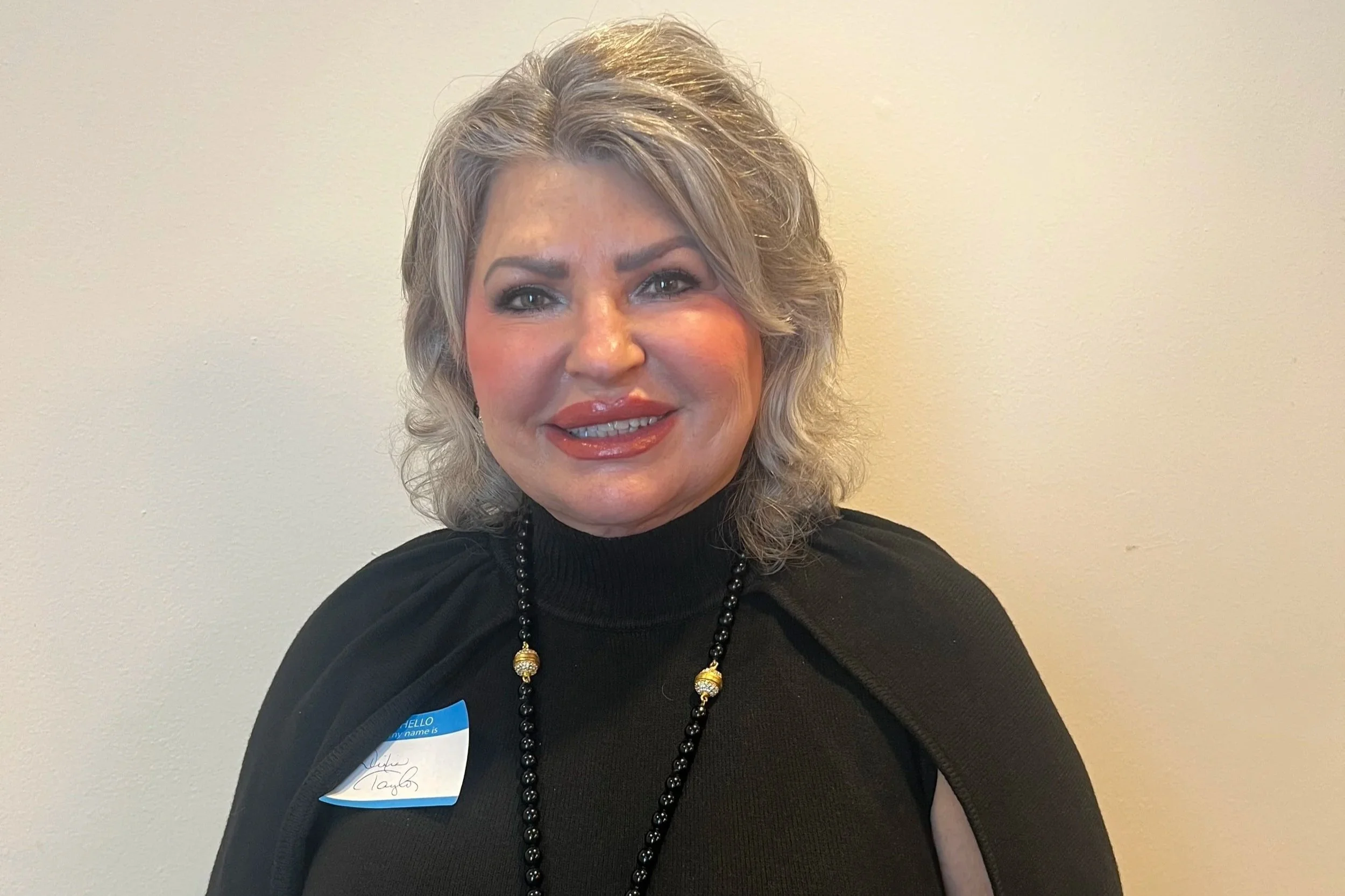 Dixie Taylor, Social