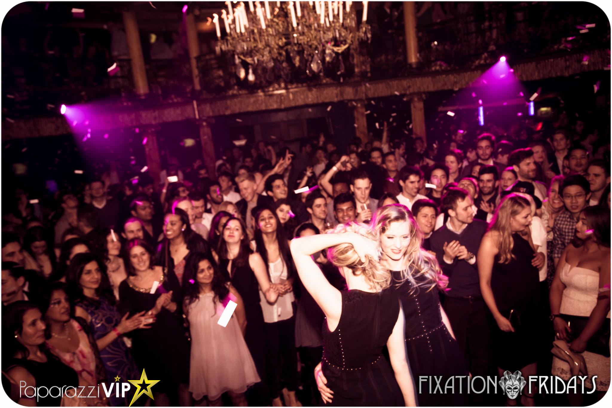 Photo courtesy of Paparazzi Simon Twitter @PaparazziSimon - Book #TeamPaparazziVIP as your photographer for your events/venue! +44 7736 282698