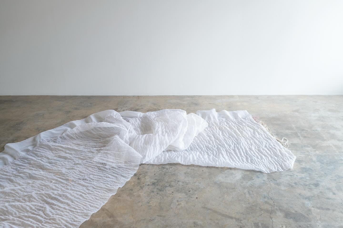 Held in the hours, 2025, durational performance 

Sharing some of the beautiful documentation by @lucyparakhina from the final day of my durational performance. 

Developed through repeated acts of machine stitching on a 1970s Singer 20U industrial s