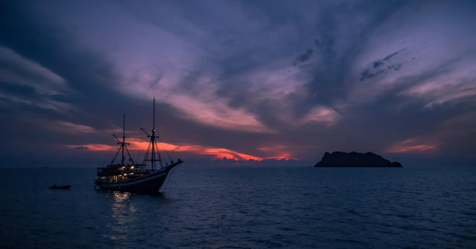 sailingboat_2000.jpg