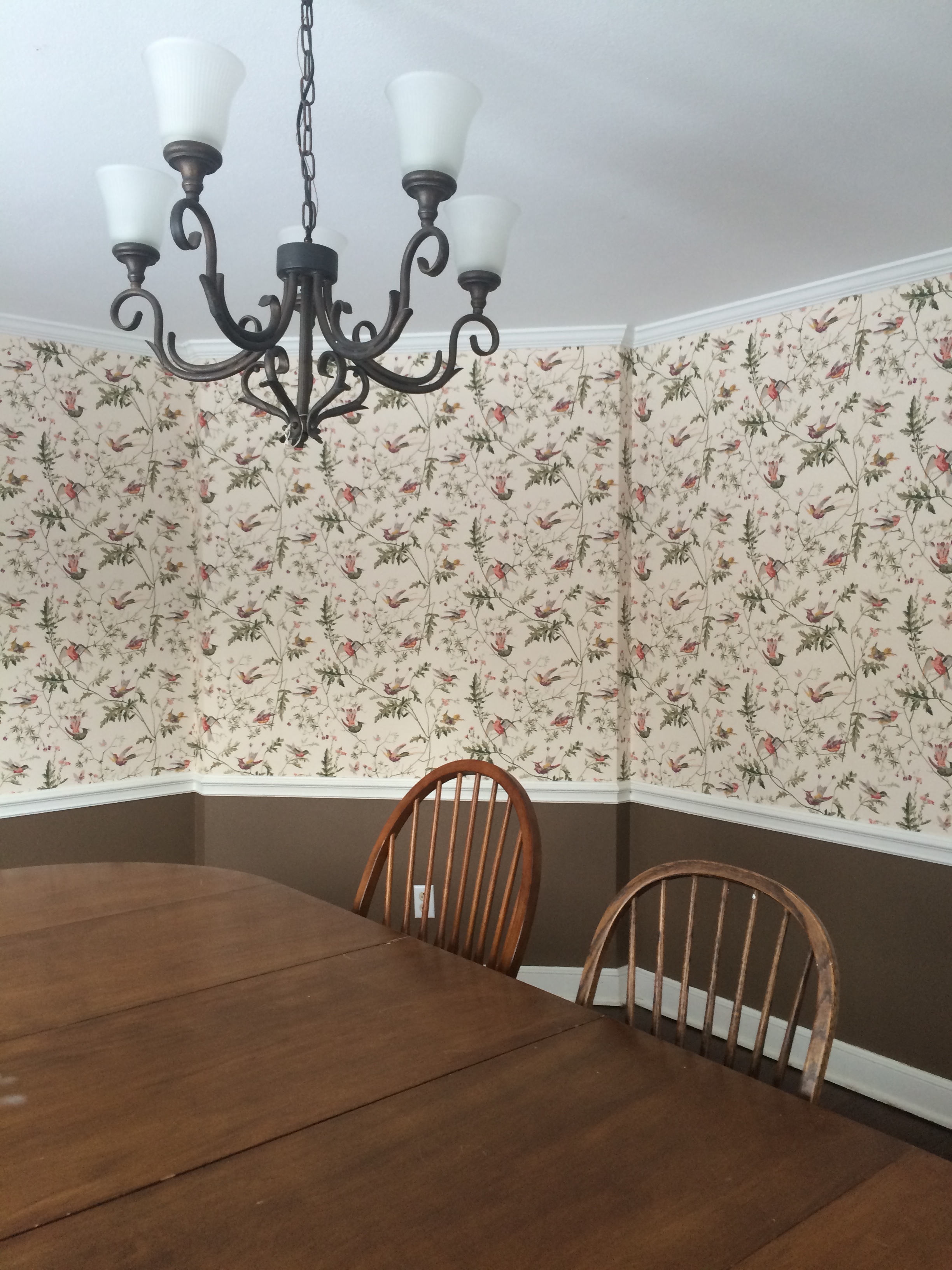 More of that lovely wallpaper in Bethany!