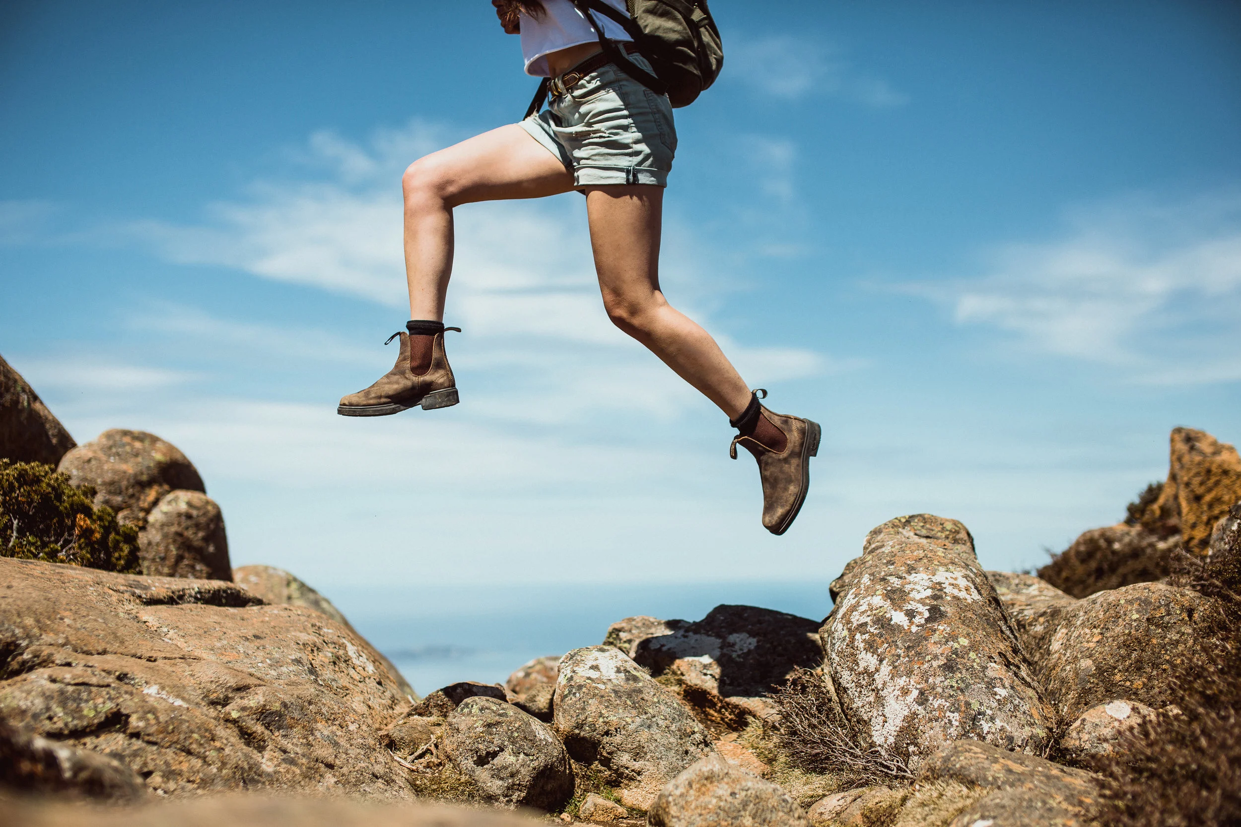 #23_1306_RockJump.jpg