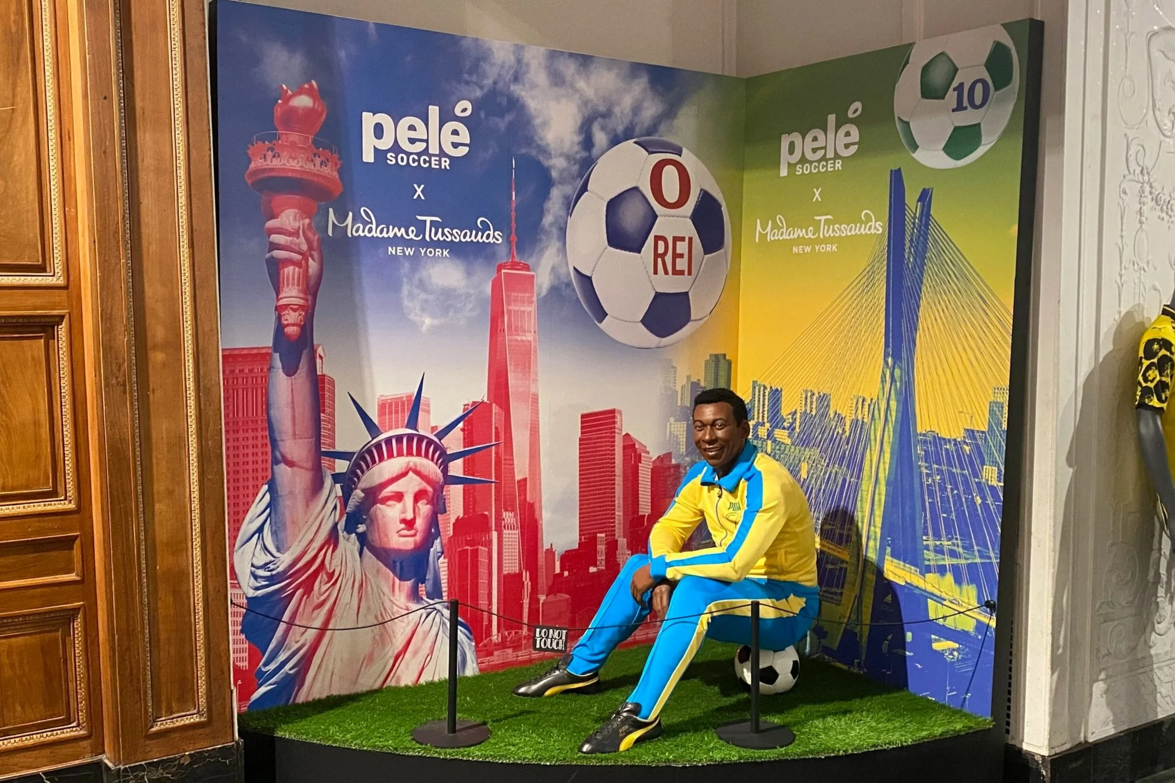 Madame Tussauds New York Pele Vinyl 