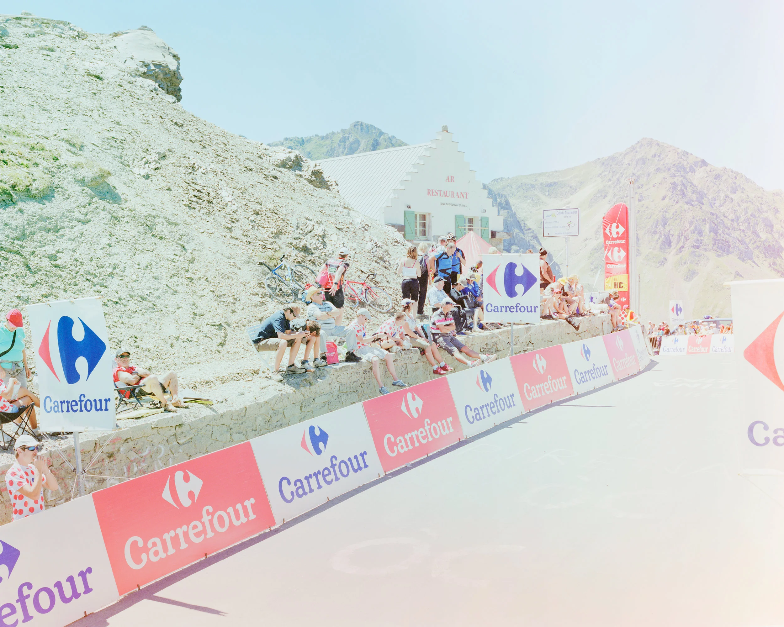 Waiting for the peleton.jpg