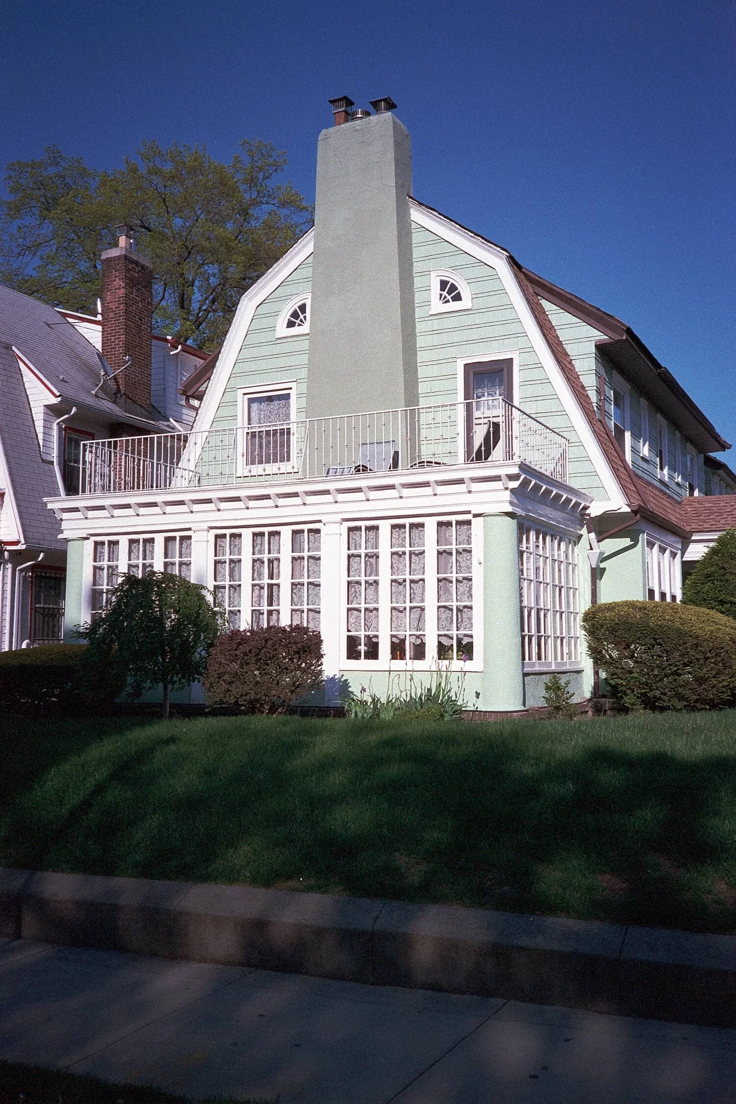 bay ridge houses — Noir Lover
