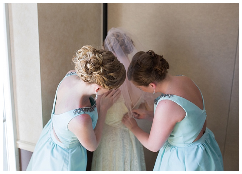 Appleton-wedding-Green-Bay-photographer-favorite-moments-best-of-2015-Gosias-Photography-getting-ready-details-010.jpg