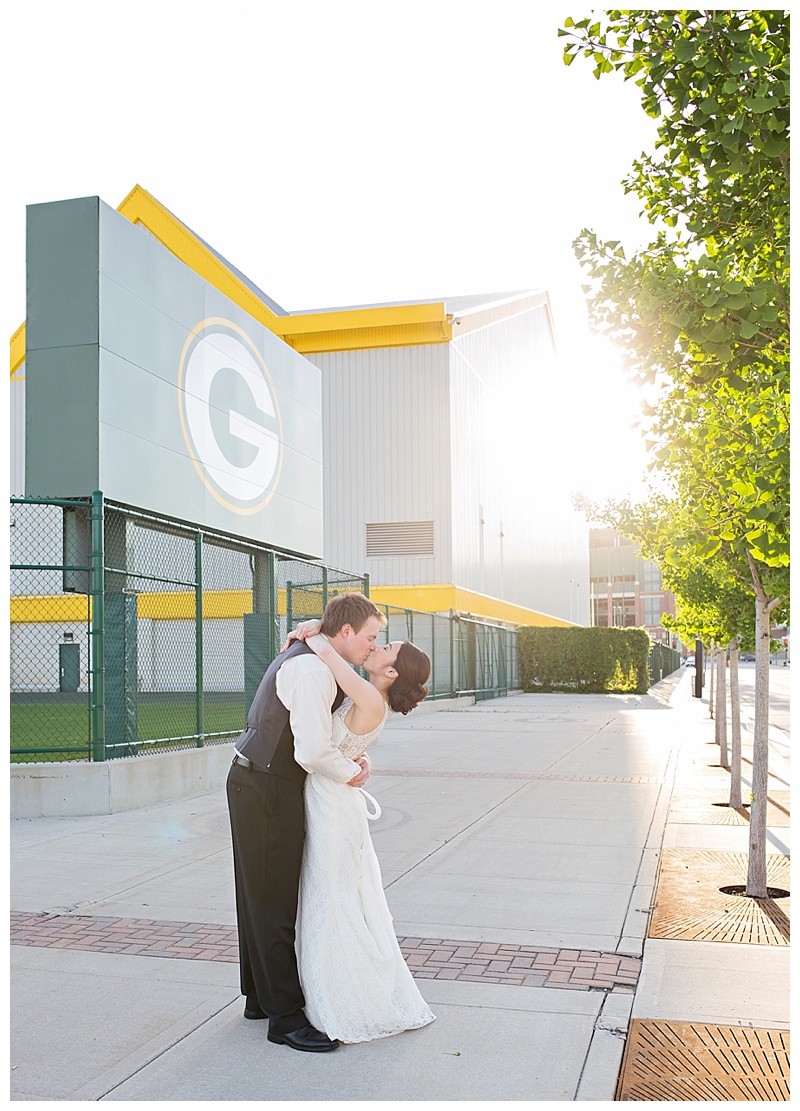 Appleton-wedding-Green-Bay-photographer-favorite-moments-best-of-2015-Gosias-Photography-couple-020.jpg