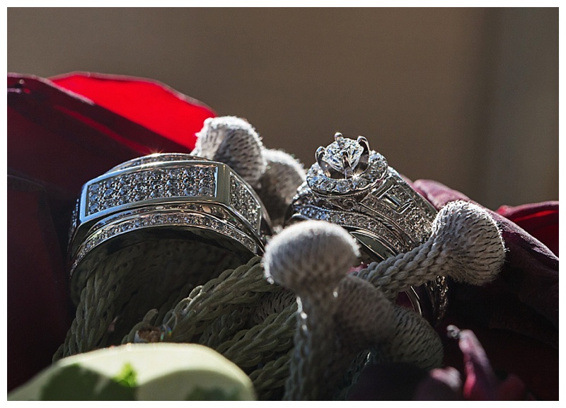 Appleton-wedding-Green-Bay-photographer-favorite-moments-best-of-2015-Gosias-Photography-rings-cake-020.jpg