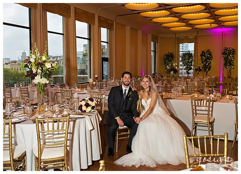 Appleton-wedding-photographer-Gosias-Photography-Milwaukee-ceremony-reception-Marcus-Performing-Arts-Center-_0038.jpg