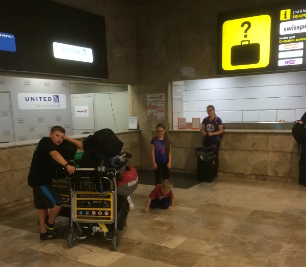 Lost bag. No attendant.